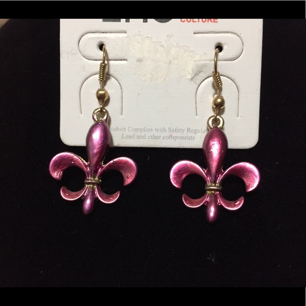⚜️ Mauve Fleur De Lis Hook Earrings